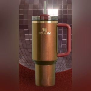 Stanley x Lainey Wilson Country Gold Quencher H2.0 FlowState™ Tumbler | 40 OZ